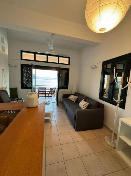 Appartement Avec Vue Aegina Bagian luar foto