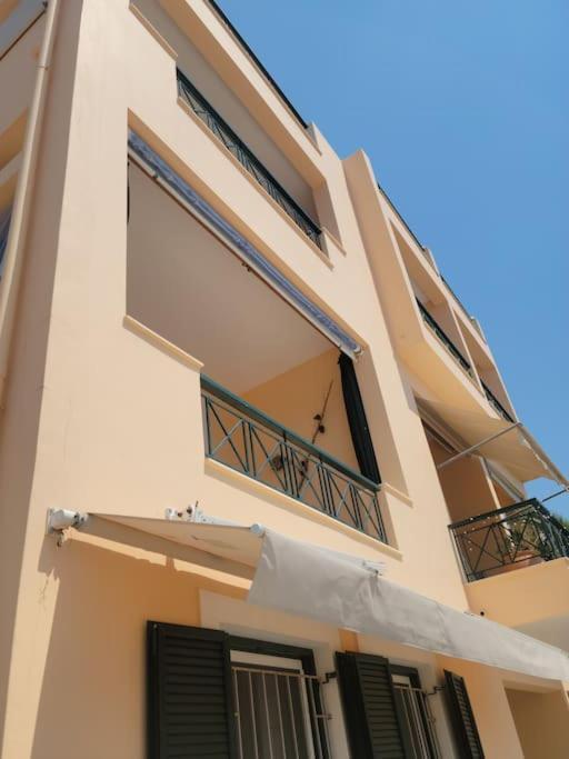 Appartement Avec Vue Aegina Bagian luar foto