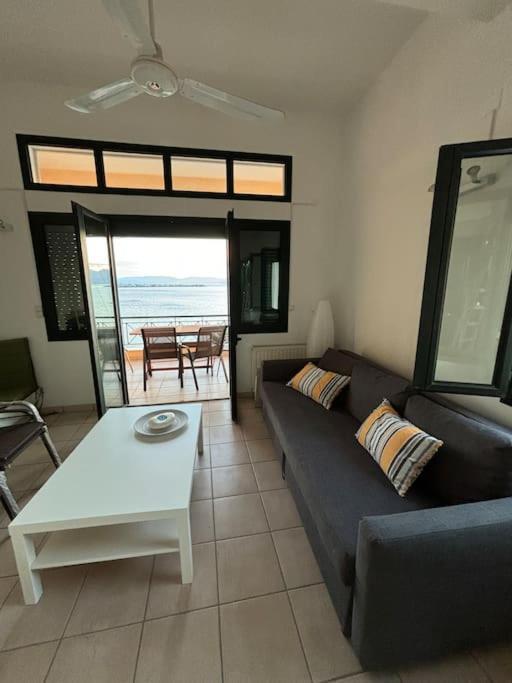 Appartement Avec Vue Aegina Bagian luar foto